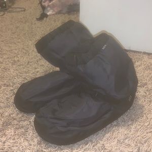 Bloch Warmup Boots size S